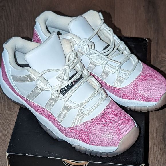 Jordan Retro Low 11's Pink Snakeskin - Picture 7 of 8